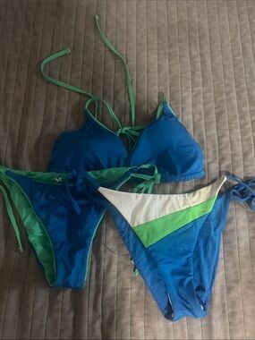 Hurley REVERSIBLE Blue and Green Women's Bikini Set